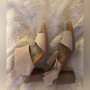 Tom’s Stylish Tan Women's suede Open-Toe Shoes